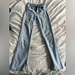 🌊 Flare Levi jeans!